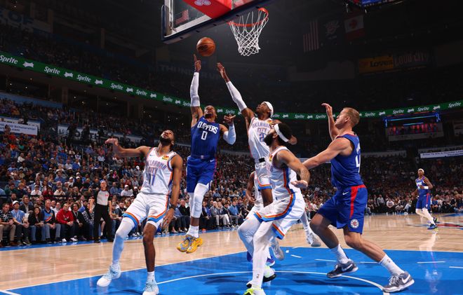 皮球应声入 皮球应声入