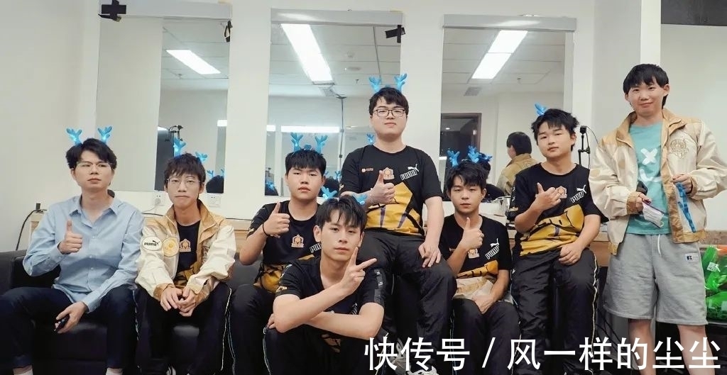 曾在其职业 曾在其职业