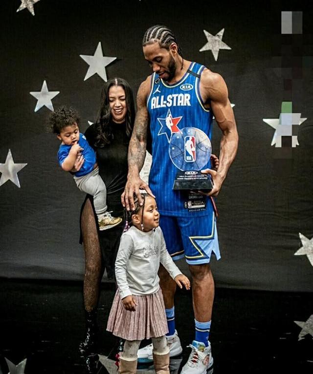 防守内线被 防守内线被